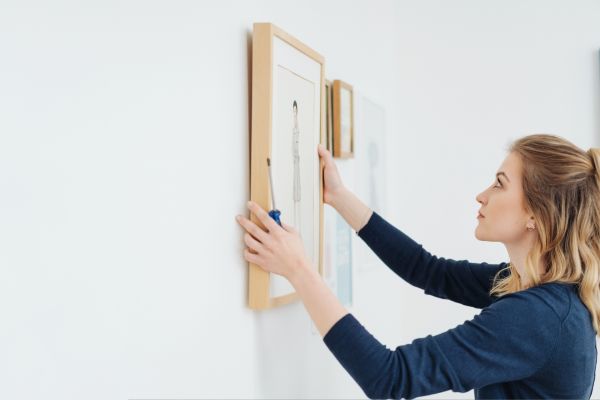 Cost of Picture Hanging Service in Worcester